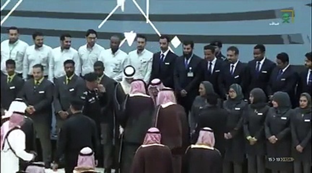 بالفيديو: خادم الحرمين الشريفين يفتتح قطار الحرمين السريع