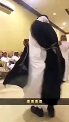 بالفيديو..شاب سعودي يبرع في الرقص المصري