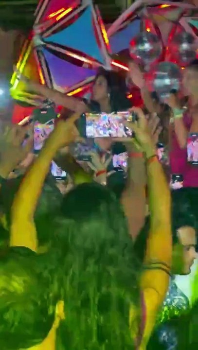 دينا الشربيني تشارك روبي الغناء والرقص: "مش هحب...