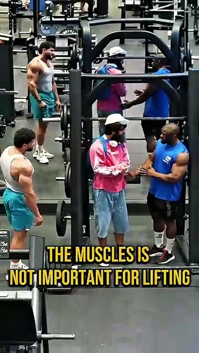 Anatoly Shocks Everyone at the Gym 😂💪#gym #gympranks #anatoly