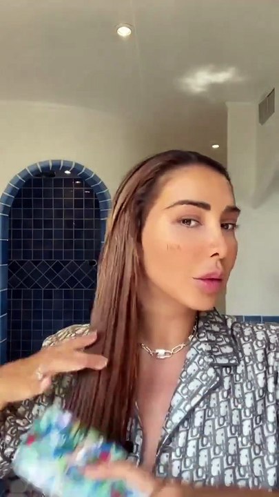 جويل ماردينيان تقصّ شعرها بنفسها