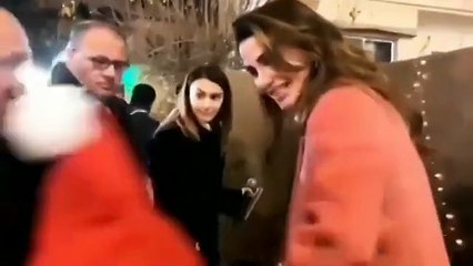 الملكة رانيا تربّعت بإطلالاتها على عرش الجمال والشياكة الدائمة