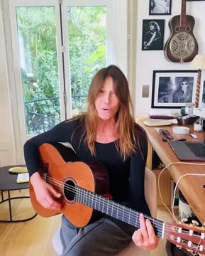 Carla Bruni décide d'interpréter une chanson pour Nicolas Sarkozy, quelques heures après sa condamnation à de la prison ferme