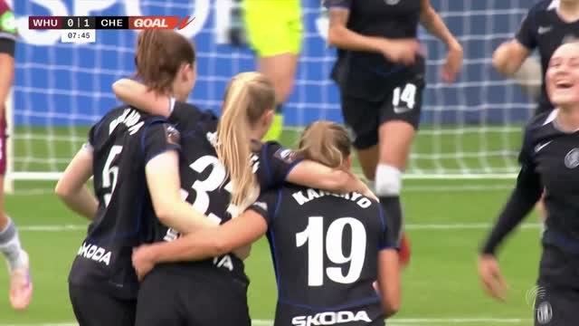 Chelsea - Beever-Jones ouvre le score d’un superbe coup franc