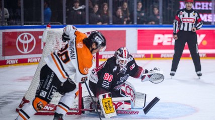 Erster Heimsieg: Kölner Haie schlagen Wolfsburg Grizzlys 4:2