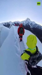 Selfie uğruna ölüm! Dağcı turist uçurumdan böyle düştü