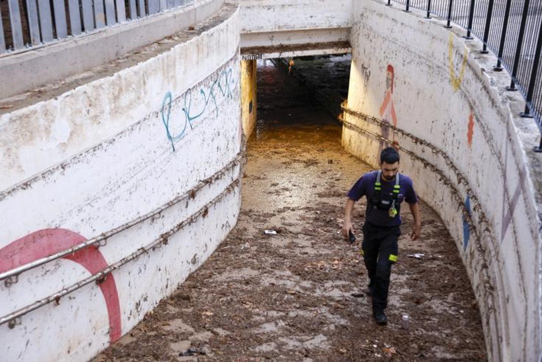 Alerte rouge en Espagne, Valence retient son souffle, 11 mois après les inondations meurtrières
