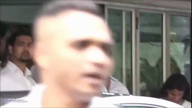 An emotional moment as Salman Khan’s eyes welled up at Rajjat Barjatya’s prayer meet 💔🙏 #glamsham #salmankhan #rajjatbarjatya #prayermeet #emotionalmoment #bollywood #payingrespects glamsham, salman khan, rajjat barjatya, prayer meet, emotional momen