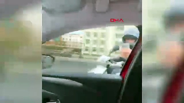 İstanbul trafiğinde sıradan bir gün... Trafik magandası kadın sürücüye kabusu yaşattı!