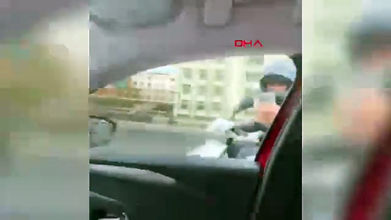 İstanbul trafiğinde sıradan bir gün... Trafik magandası kadın sürücüye kabusu yaşattı!