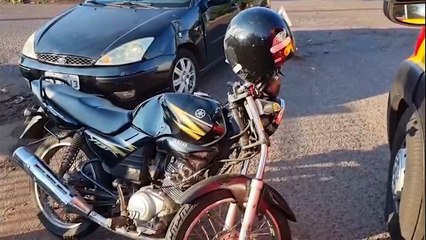 Yamaha YBR e Ford Focus batem no Nova Cidade e motociclista fica ferido