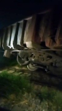 خروج قطار بضائع عن القضبان في بني سويف وجهود مكثفة لرفع آثار الحادث