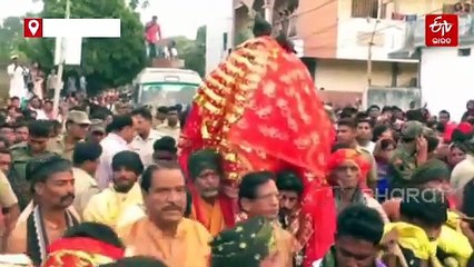 ରାତିପାହିଲେ ମାଣିକେଶ୍ୱରୀଙ୍କ ପ୍ରସିଦ୍ଧ ଛତର ଯାତ୍ରା, ଉତ୍ସବମୁଖର କଳାହାଣ୍ଡି