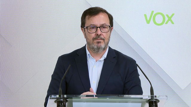 Vox ve desesperado al PSOE por pedir un examen de la fundación de Abascal