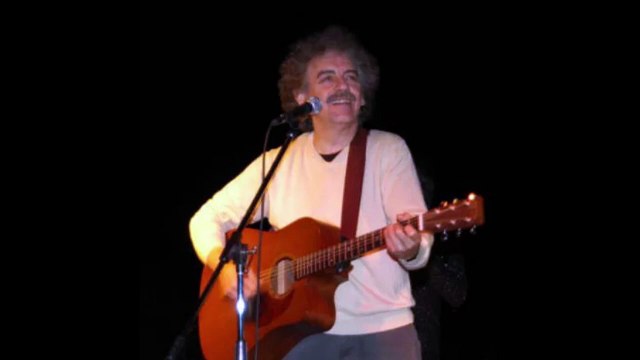 Yeni Türkü - İstersen Hiç Başlamasın