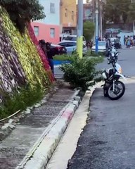 Entrega impactante: dos hombres se rinden a la Policía en Guachupita 2/2