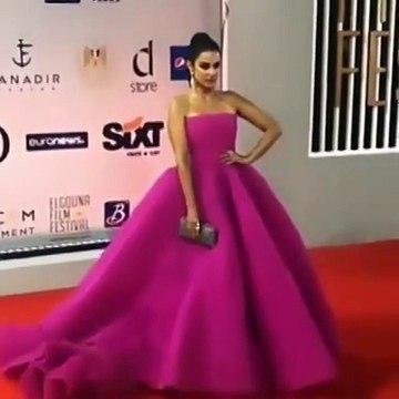 إطلالات مفاجئة وجريئة للنجمات في أول أيام مهرجان الجونة 2019