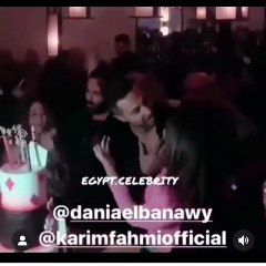 كريم فهمي وزوجته يرقصان على "ملطشة القلوب" في احتفال عيد ميلاده