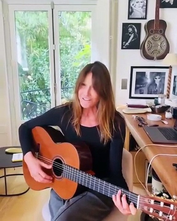 Carla Bruni chante une chanson pour Nicolas Sarkozy après sa condamnation