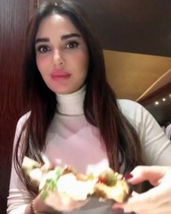 سيرين عبد النور حائرة بين البيتزا والبطاطا المقلية