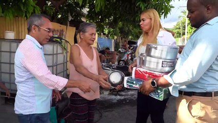 INAVI entrega ayudas a más de 160 familias afectadas por inundaciones en Azua