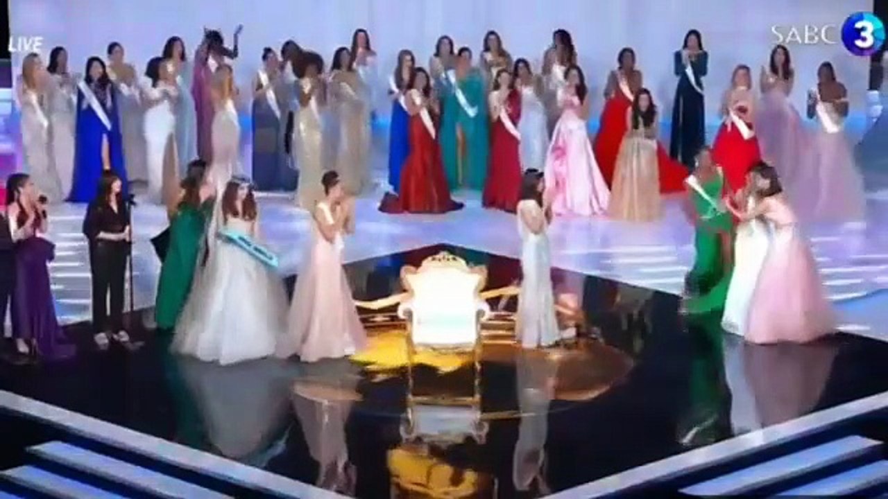 شاهدي ردّ فعل ملكة جمال نيجيريا بعد عدم حصولها على لقب ملكة جمال العالم
