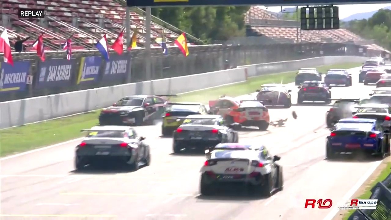 TCR Europe 2025 Catalunya Race 1 Start Big Crash