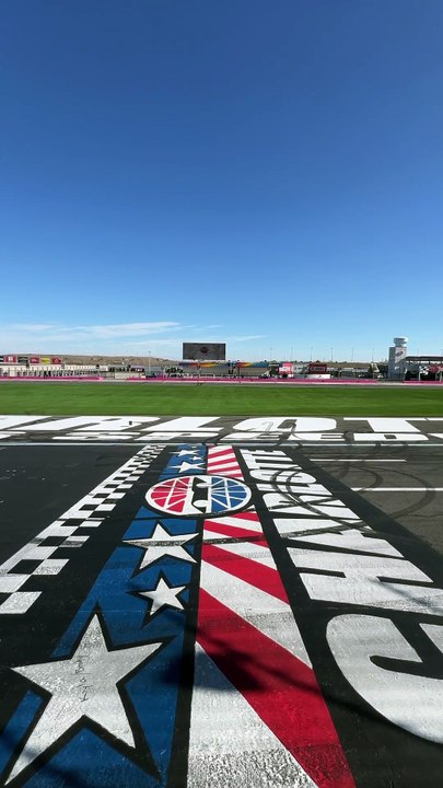 Galera fã da #NASCAR,  fim de semana tem Charlotte.