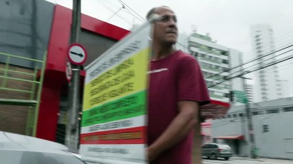 Busca Incansável por Emprego: A Jornada de Rosano Entre Sinais de Trânsito e a Esperança