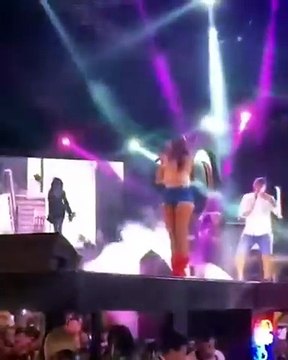 شاهدي الكيمياء بين هيفاء وهبي وجمهورها في الساحل الشمالي