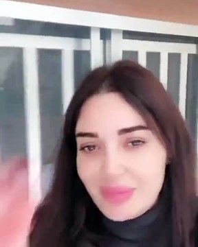 فيديو.. زوج سيرين عبد النور يُناديها باسم جديد