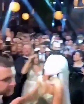 فيديو.. إليسا تُشعل أجواء حفل زفاف إيلي صعب جونيور