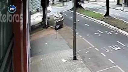 Câmera flagra acidente em Maringá