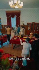 She, filled with hatred, moved cautiously, pretending to approach him only for revenge, watching him coldly as he struggled between love and hate to the point of madness. But when she faked her own death to escape, he completely collapsed, losing his mind