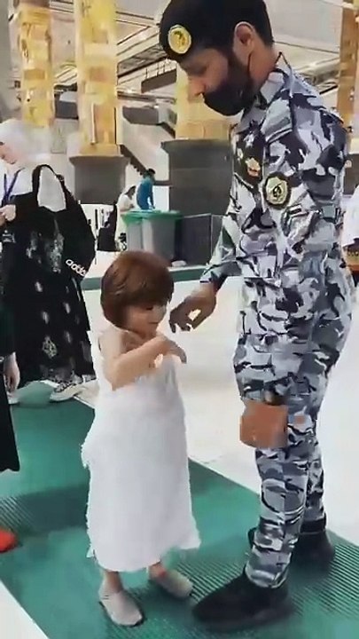 Massallah Makkah police and baby👮♥️ #2025 #shorts #youtubeshorts #viralvideo #shoersfeed