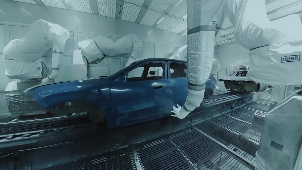 Das neue BMW Group Werk Debrecen mit der Serienproduktion des BMW iX3 - Die Lackiererei