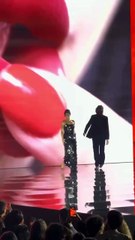 ياسمين صبري تخطف الأنظار في عرض لوريال باريس