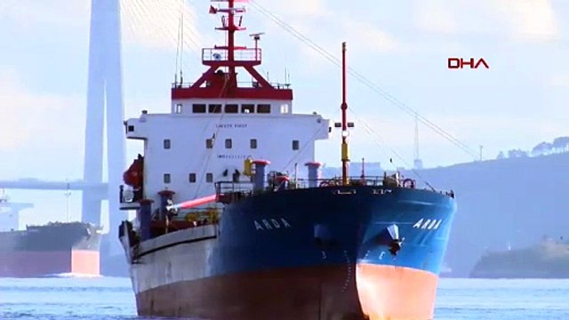 İstanbul Boğazı'nda korku dolu anlar! Dev gemi arızalandı!