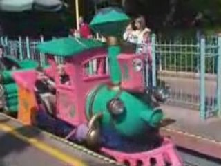 Casey Jr. Le Petit Train du Cirque ... backwards!