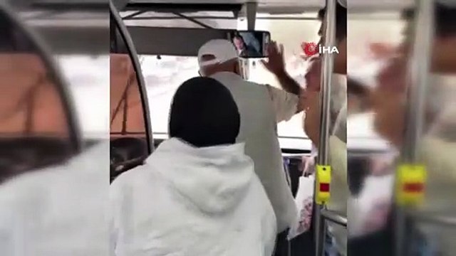 Otobüs sürücüsü yolculara küstü otobüsü durağa çekip kendisi aşağıya indi