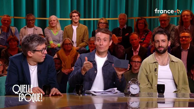 Julie Depardieu révèle avoir accouché sur un célèbre air de musique classique dans l'émission Quelle époque ! le samedi 27 septembre 2025 sur France 2. Crédit : Quelle époque !/France 2