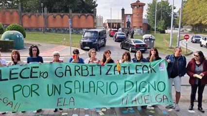 "Trabajadoras de la limpieza de comisarías de la Policía Nacional en Euskadi van a la huelga por un convenio propio"