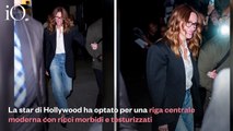 Dalla riga laterale (millennial) a quella centrale (Gen Z): il nuovo look di Julia Roberts