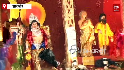 दुर्गोत्सव 2025: सियासी संदेश के बीच मां दुर्गा की आराधना, राहुल गांधी समेत कई नेताओं की लगाई गई प्रतिकृति