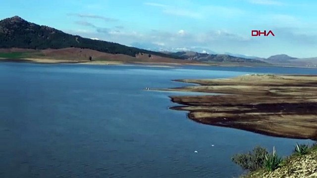 Baraj suları çekildi; asırlık demir yolu hattı gün yüzüne çıktı