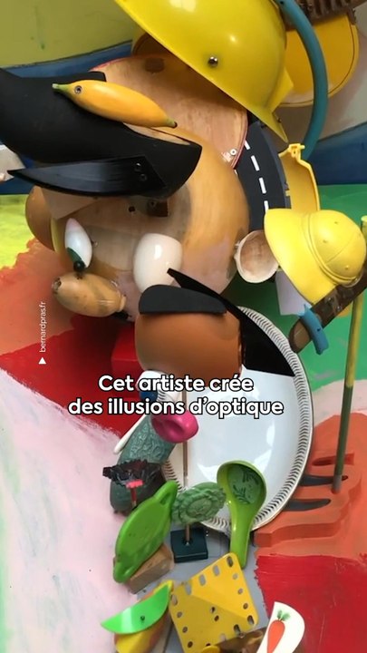 L’artiste Bernard Pras crée des œuvres impressionnantes basées sur des illusions d’optique ! Et vous, vous préférez laquelle ? 🌀✨