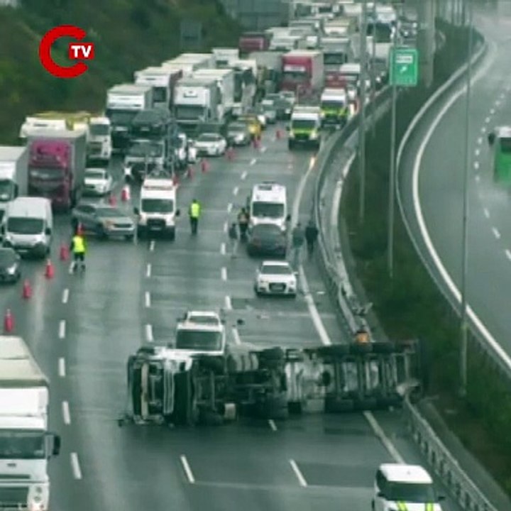 Beykoz Kuzey Marmara Otoyolu'nda TIR devrildi