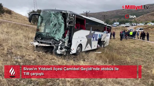 Sivas'ta otobüs ile TIR çarpıştı! Çok sayıda yaralı var