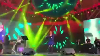 نفس اليوم بعد عام.. إليسا على مسرح "الإغماء" صدفة أم تخطيط؟