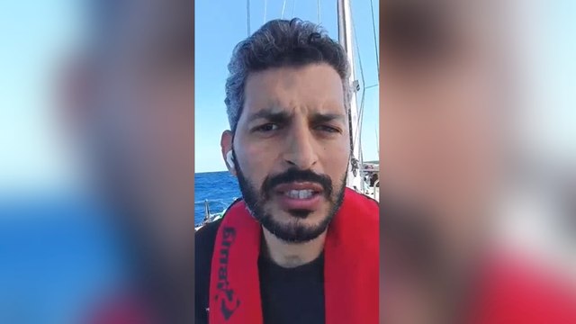 Il video inviato da Yassine Lafram dalla Flotilla: «Tra poche ore saremo intercettati dall'esercito israeliano, sarebbe un atto di pirateria»